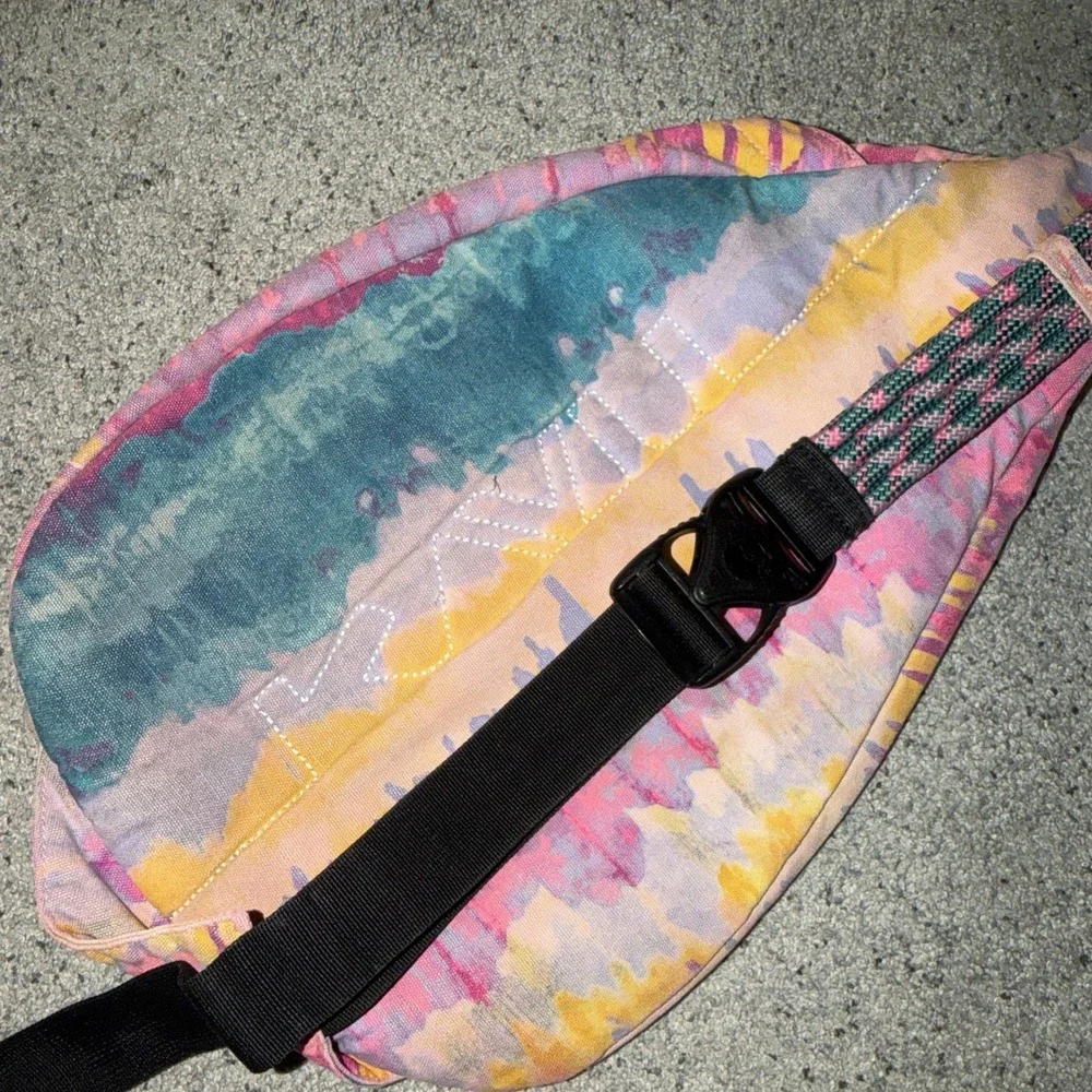 KAVU Rope Sling Crossbody Bag Coastal Tie Dye Outdoor Gorpcore Hike Nature